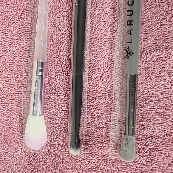 no brand Other - 3 piece make up brush bundle